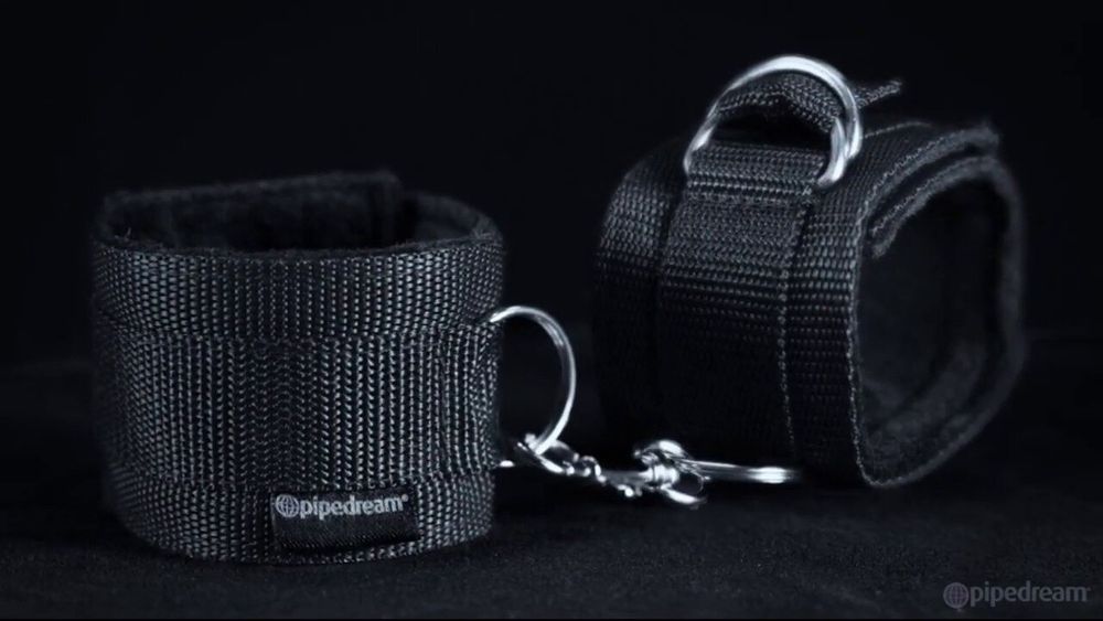 Наручники Luv Cuffs від Pipedream Products